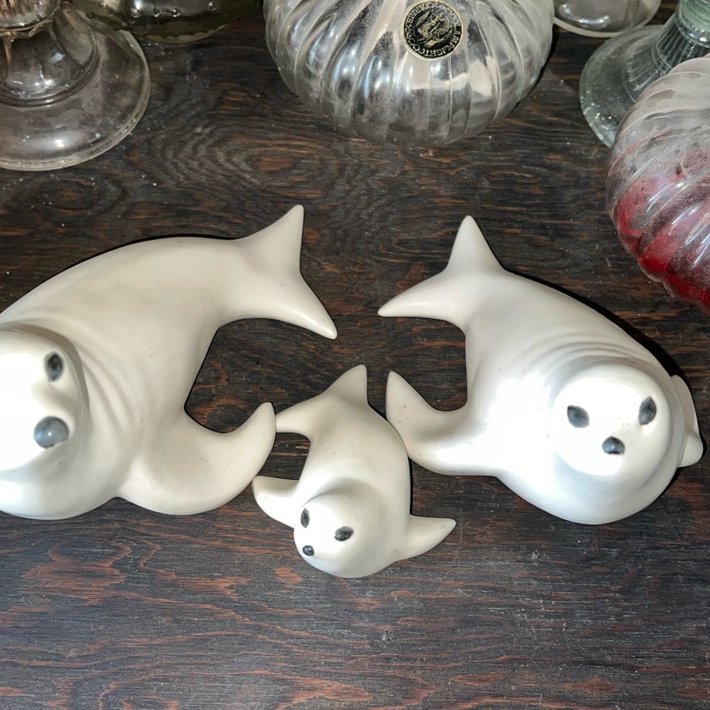Adorable Set of family White Seal Figurine Set